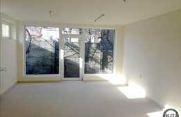 65 mp cu vitrina la strada, in zona Sigma Center