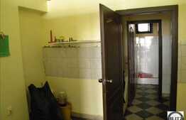 Spatiu pretabil fast food !