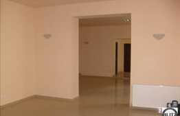 51 mp !!!  Recent Renovat ! Super Pret !