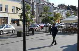 Spatiu ultracentral cu vad maxim , artera principala si pietonala  !!