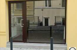 50 mp spatiu comercial de inchiriat, in Centru. Vitrina de 3 ml!