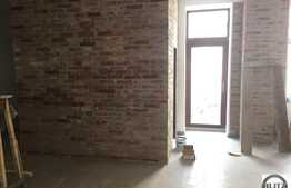 Spatiu pretabil pentru bistro, 90 mp,  cu terasa. Zona buna!