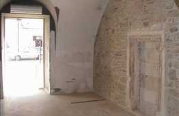 Situat la Artera Principala In Centrul Clujului ! Cafenea/ Pizzerie/Magazin !!