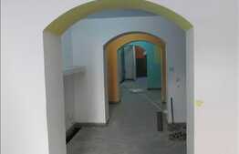 Spatiu 110 mp, zona Mihai Viteazu, in curs de reabilitare