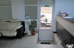 Spatiu comercial, 54 mp utili, vitrina la strada!