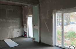 Spatiu cu vitrina la strada, vad comercial foarte bun, zona strazii Primaverii