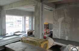 Spatiu cu vitrina la strada, vad comercial foarte bun, zona strazii Primaverii