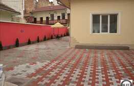 Spatiu Comercial Pe Doua Nivele ! 140 mp. Ultracentral !