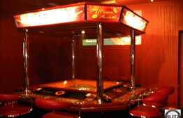 Spatiu Comercial Pe Doua Nivele ! 140 mp. Ultracentral !