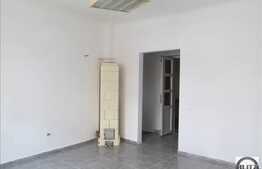 Spatiu central, 36 mp, zona cu vad, vitrina la strada