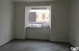 Spatiu central, 36 mp, zona cu vad, vitrina la strada