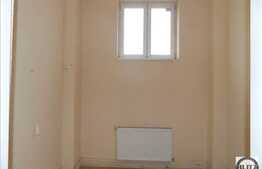 Spatiu cu destinatie multipla, 102 mp, situat la parterul unui bloc