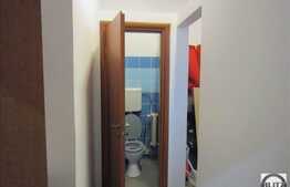 Spatiu comercial cu vitrina si acces din strada!