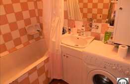 Apartament 3 camere, reabilitat termic, cu loc de parcare, zona Parcul Central