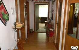 Apartament 3 camere, reabilitat termic, cu loc de parcare, zona Parcul Central