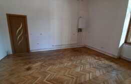 Spatiu cu vitrina si acces din strada, 100 mp, ideal pentru cabinete/agentii