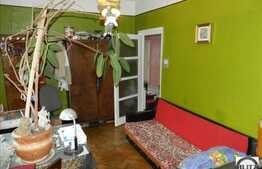 70 mp, 3 camere decomandate in zona strazii Bucuresti. Garaj si boxa!