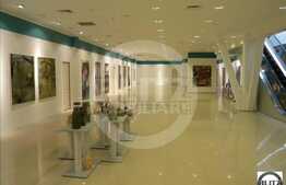 Spatiu comercial 700 mp, in inima orasului!