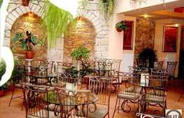 Spatiu comercial 140 mp, mobilat si echipat, zona Piata Muzeului