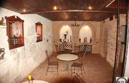 Finisaje piatra naturala, lemn masiv 243 mp pentru club, restaurant!