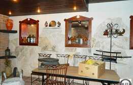 Finisaje piatra naturala, lemn masiv 243 mp pentru club, restaurant!