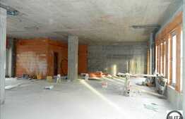 Spatiu in imobil nou 155 mp, acces din strada, vitrina 10 ml