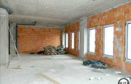 Spatiu in imobil nou 155 mp, acces din strada, vitrina 10 ml