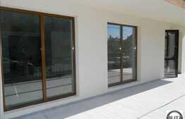 Spatiu comercial, in imobil nou, 65 mp cu terasa 40 mp. Zona cu vad!