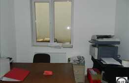 Spatiu cu acces din strada 135 mp! Vitrina 4 m!