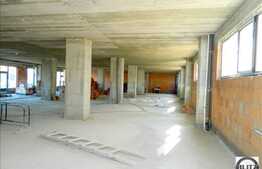 Spatiu comercial de vanzare, 966 mp, imobil finalizat recent
