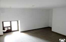 Vitrine la strada in zona ultracentrala. Trafic auto si vad garantat!