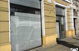 Vitrine la strada in zona ultracentrala. Trafic auto si vad garantat!