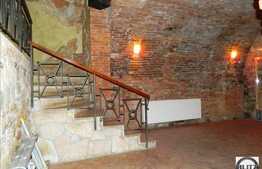 Spatiu la demisol, finisat, 117 mp utili, zona Piata Muzeului