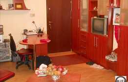 Vanzare apartament 3 camere, 70 mp utili