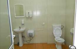 Casa pentru activitati comerciale, la artera principala, 300 mp utili, D+P+M