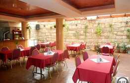 AFACERE LA CHEIE! Hotel ultracentral complet mobilat si utilat!