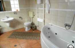 AFACERE LA CHEIE! Hotel ultracentral complet mobilat si utilat!