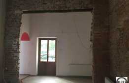 Spatiu cu vad comercial si vizibilitate buna, 3 intrari