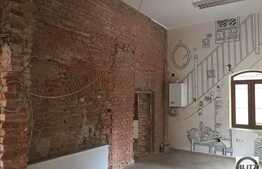 Spatiu cu vad comercial si vizibilitate buna, 3 intrari