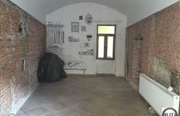 Spatiu cu vad comercial si vizibilitate buna, 3 intrari