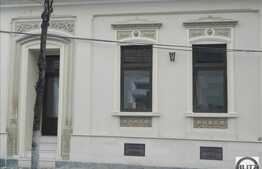 Spatiu renovat, vitrina la strada, 158 mp in zona Casa de Cultura a Studentilor