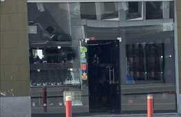 Spatiu comercial cu vitrina la strada, 96 mp, zona cu vad pietonal intens, A.C