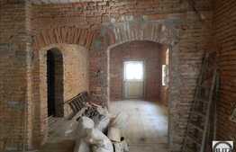 Spatiu 250 mp, S+D+P pretabil: pub, bistro, restaurant. Imobil cu potential!