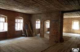 Spatiu 250 mp, S+D+P pretabil: pub, bistro, restaurant. Imobil cu potential!