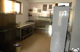 Inchiriere spatiu comercial situat in imobil nou, 50 mp plus terasa de 28 mp