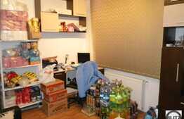 Spatiu comercial de vanzare 54 mp utili + loc de parcare 37 mp