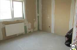 Vanzare apartament semifinsat 3 camere, 72 mp utili, zona Stejarului