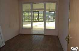 Imobil constructie noua, acces facil vad comercial!