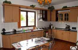 Centru De Afacere Format Din: PENSIUNE, DUPLEXURI, TERENURI si CASE INDIVIDUALE