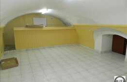 Spatiu comercial ultracentral polivalent, 268 mp utili, cu 10 locuri de parcare!